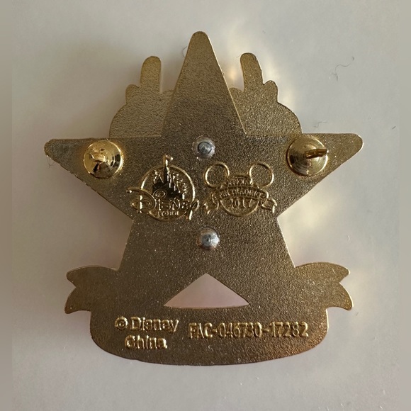 Disney Store Holiday 2017 Limited Release Minnie Mouse Trading Pin - Picture 2 of 3